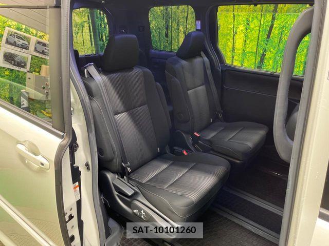 Toyota VOXY HYBRID 2017-11 5882709-9