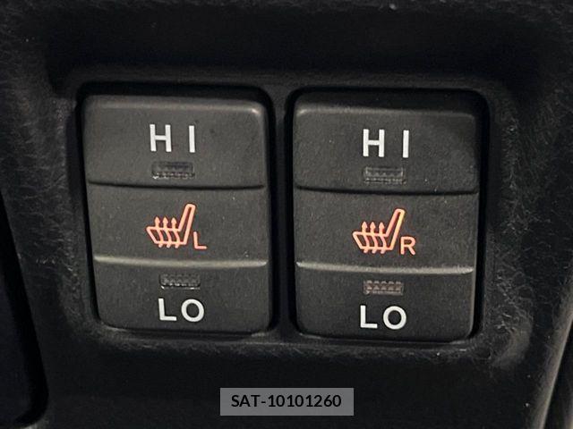 Toyota VOXY HYBRID 2017-11 5882709-6