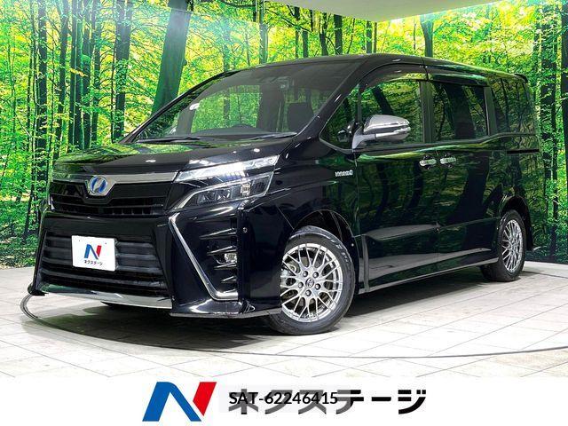 Toyota VOXY HYBRID 2018-03 5882691-0