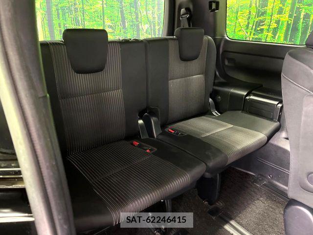 Toyota VOXY HYBRID 2018-03 5882691-9