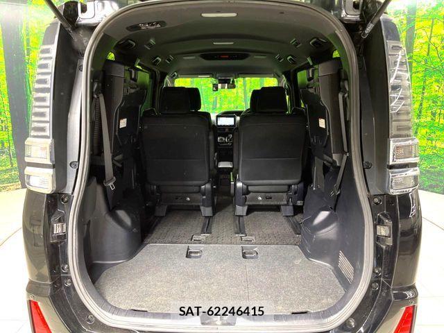 Toyota VOXY HYBRID 2018-03 5882691-10