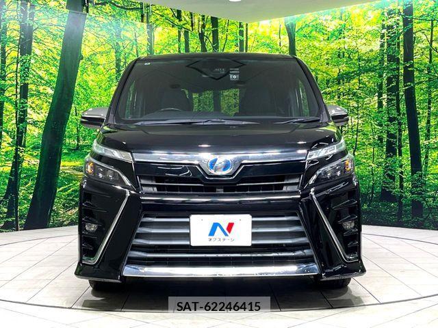 Toyota VOXY HYBRID 2018-03 5882691-14