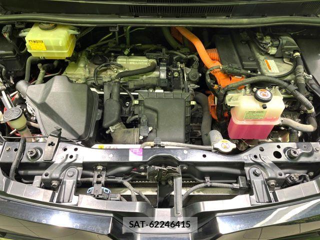 Toyota VOXY HYBRID 2018-03 5882691-18