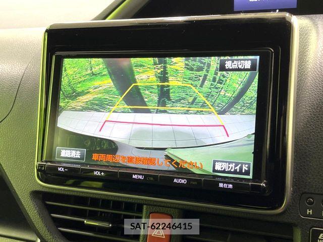 Toyota VOXY HYBRID 2018-03 5882691-3