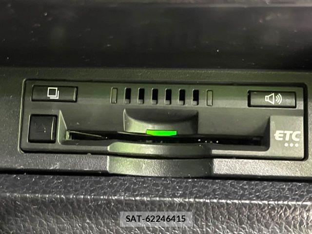 Toyota VOXY HYBRID 2018-03 5882691-6