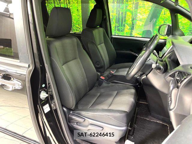 Toyota VOXY HYBRID 2018-03 5882691-7