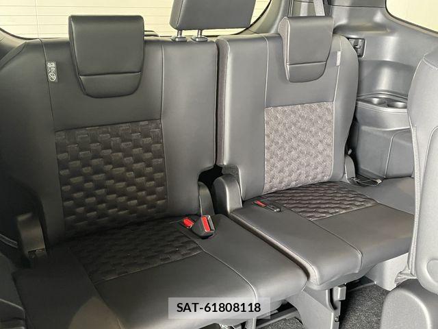 Toyota VOXY HYBRID 2026-03 5882586-28