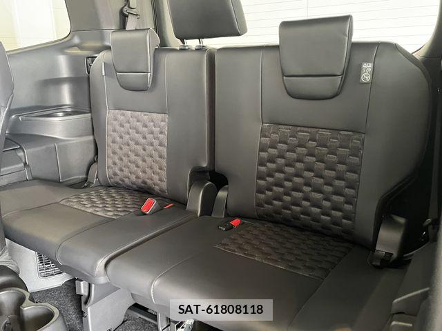 Toyota VOXY HYBRID 2026-03 5882586-29
