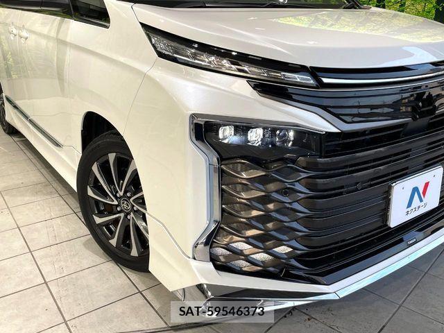 Toyota VOXY HYBRID 2022-11 6022933-11