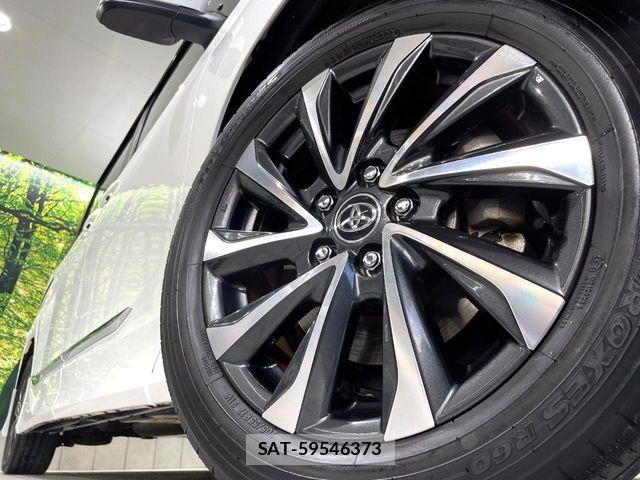 Toyota VOXY HYBRID 2022-11 6022933-12
