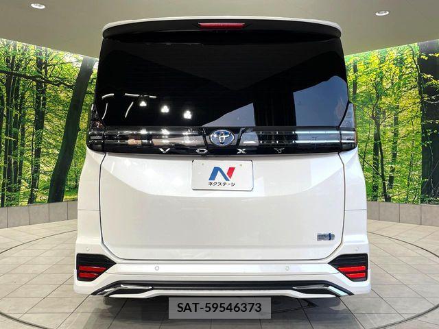 Toyota VOXY HYBRID 2022-11 6022933-14