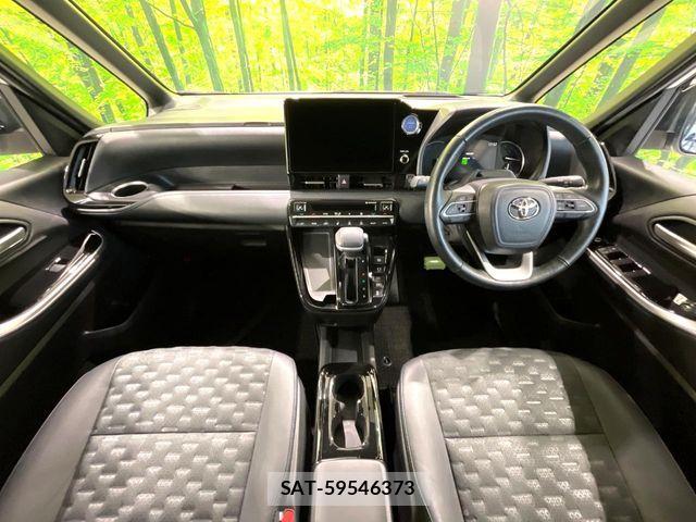 Toyota VOXY HYBRID 2022-11 6022933-1