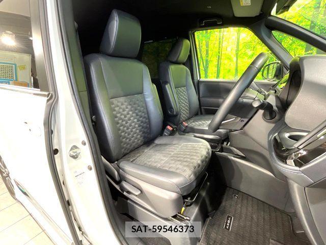 Toyota VOXY HYBRID 2022-11 6022933-7