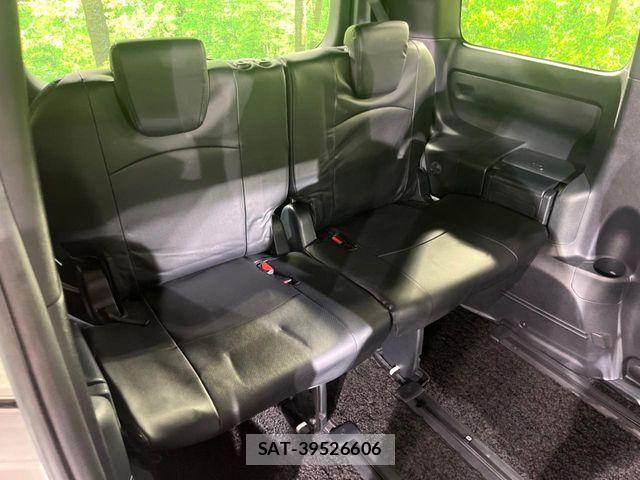 Toyota VOXY HYBRID 2019-03 6022977-11