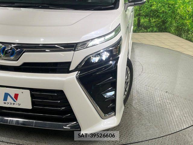 Toyota VOXY HYBRID 2019-03 6022977-14