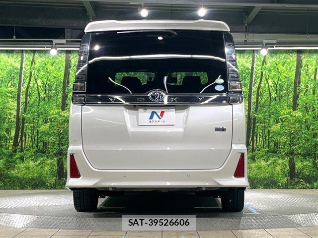 Toyota VOXY HYBRID 2019-03 6022977-17
