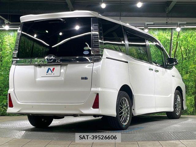 Toyota VOXY HYBRID 2019-03 6022977-19