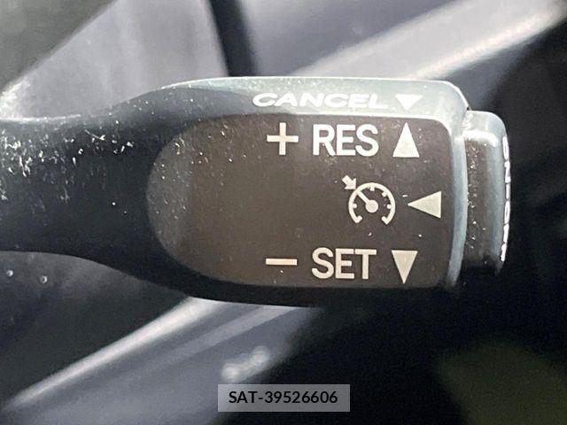 Toyota VOXY HYBRID 2019-03 6022977-4