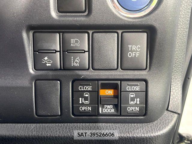 Toyota VOXY HYBRID 2019-03 6022977-5