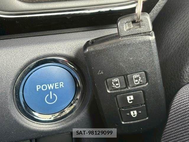 Toyota VOXY HYBRID 2016-11 6022994-10
