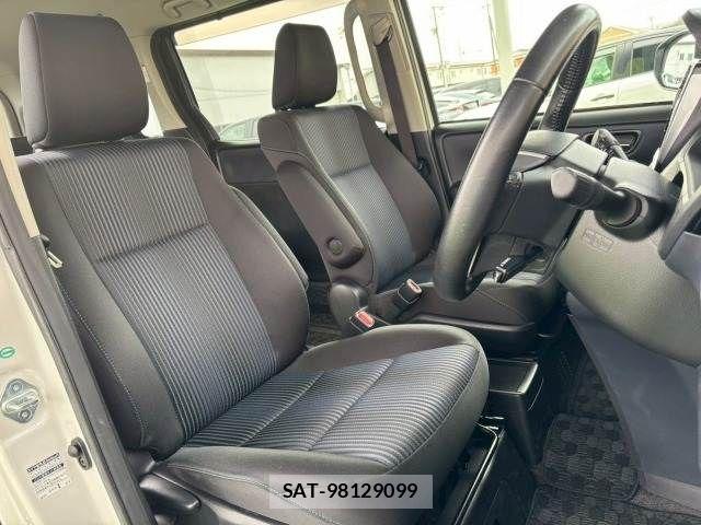 Toyota VOXY HYBRID 2016-11 6022994-11