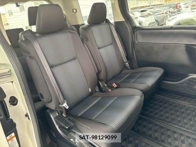 Toyota VOXY HYBRID 2016-11 6022994-12