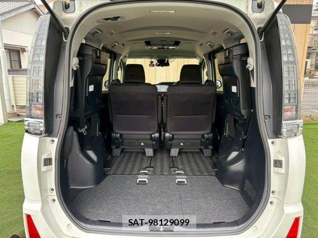 Toyota VOXY HYBRID 2016-11 6022994-14