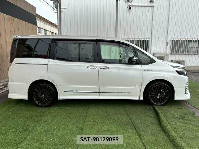 Toyota VOXY HYBRID 2016-11 6022994-15
