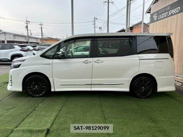 Toyota VOXY HYBRID 2016-11 6022994-16