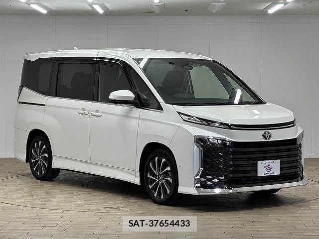 Toyota VOXY HYBRID 2022-05 6022884-13