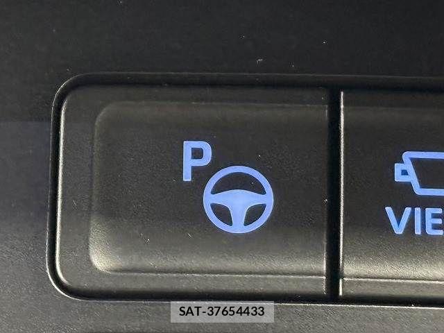 Toyota VOXY HYBRID 2022-05 6022884-8