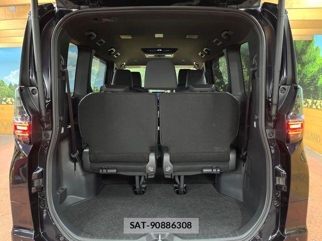 Toyota VOXY HYBRID 2023-02 6022929-10