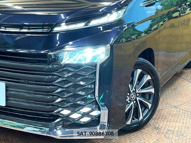 Toyota VOXY HYBRID 2023-02 6022929-12