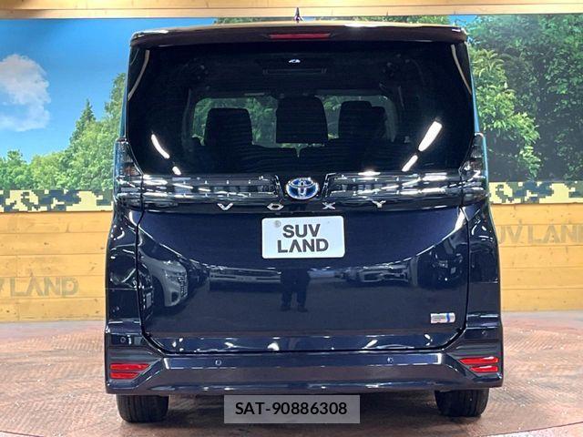 Toyota VOXY HYBRID 2023-02 6022929-15