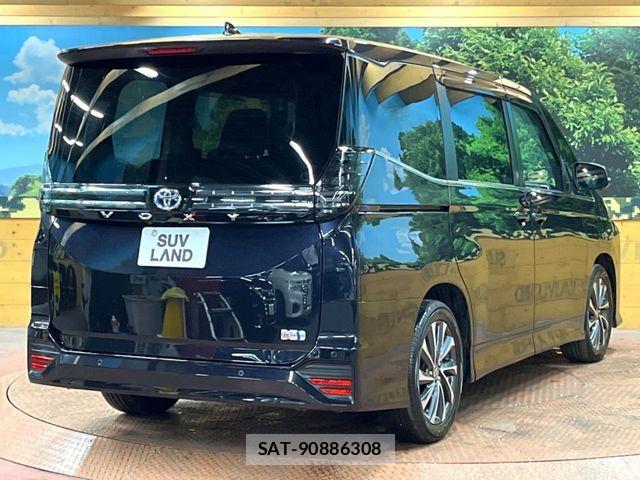 Toyota VOXY HYBRID 2023-02 6022929-17