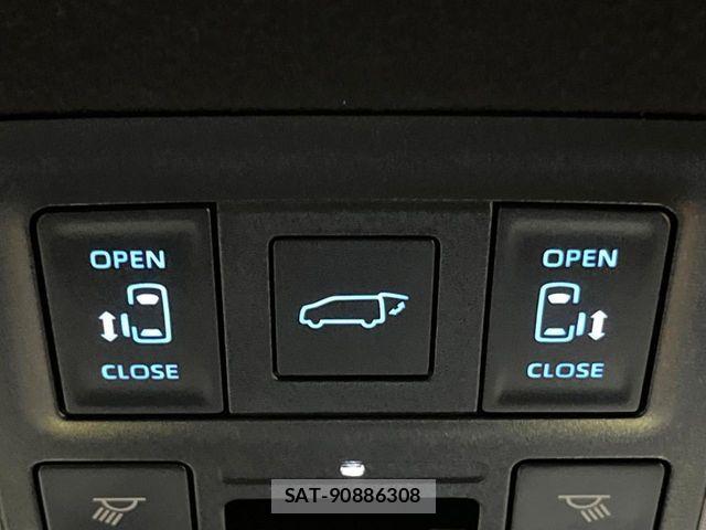 Toyota VOXY HYBRID 2023-02 6022929-6