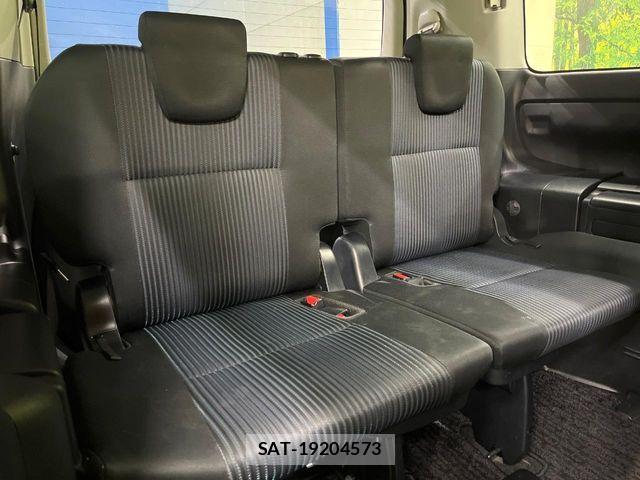 Toyota VOXY HYBRID 2017-03 6221124-9
