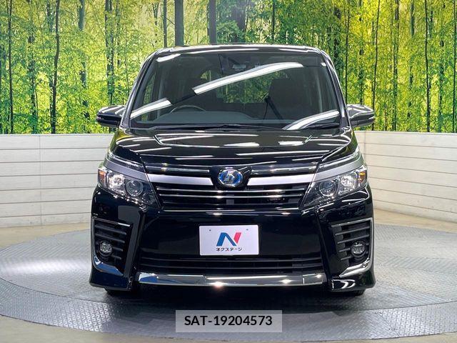 Toyota VOXY HYBRID 2017-03 6221124-13
