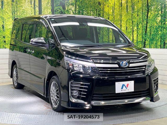 Toyota VOXY HYBRID 2017-03 6221124-15