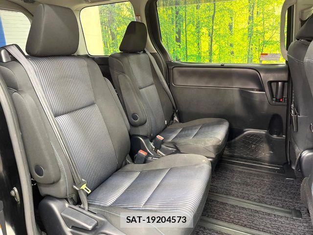 Toyota VOXY HYBRID 2017-03 6221124-8