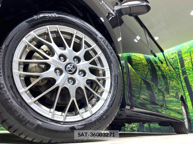 Toyota VOXY HYBRID 2017-11 6221129-13