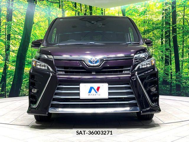 Toyota VOXY HYBRID 2017-11 6221129-14