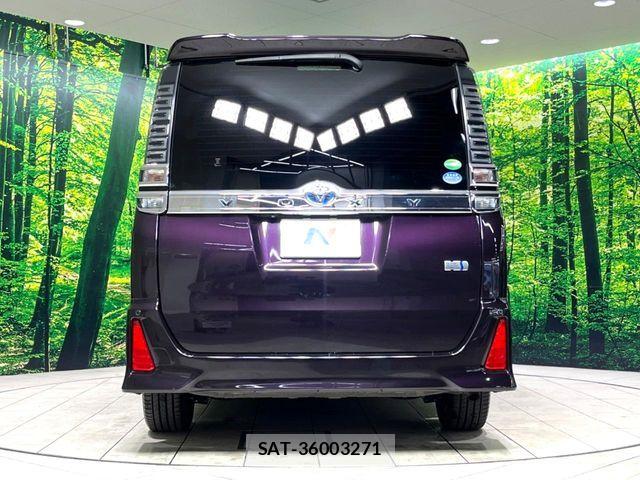 Toyota VOXY HYBRID 2017-11 6221129-15