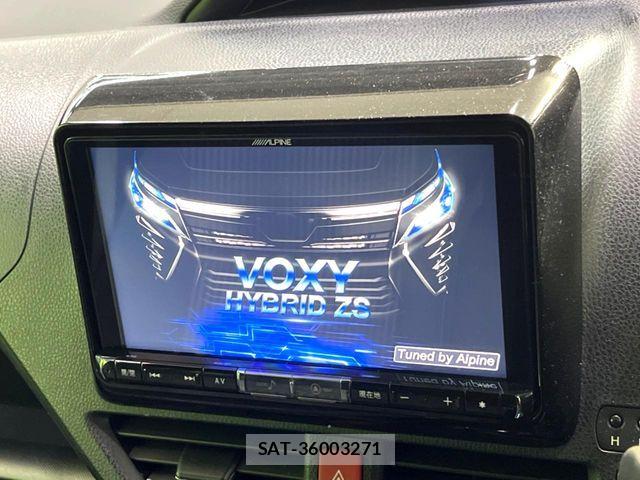 Toyota VOXY HYBRID 2017-11 6221129-2
