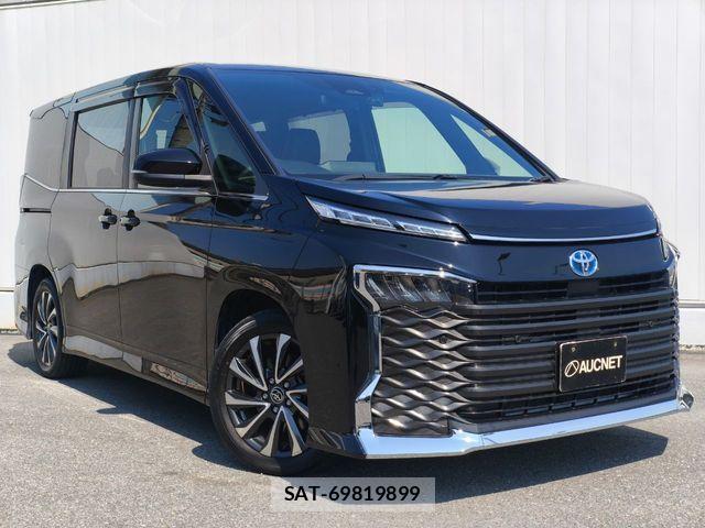 Toyota VOXY HYBRID 2023-03 6221102-0