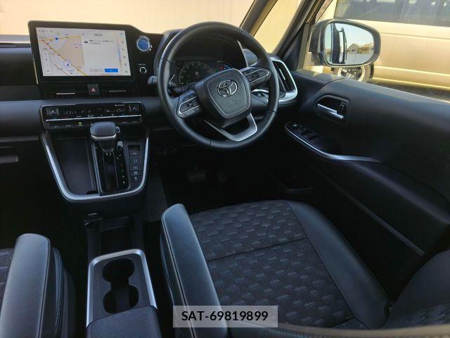 Toyota VOXY HYBRID 2023-03 6221102-9