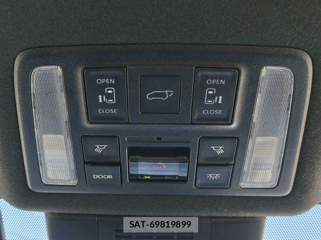 Toyota VOXY HYBRID 2023-03 6221102-15