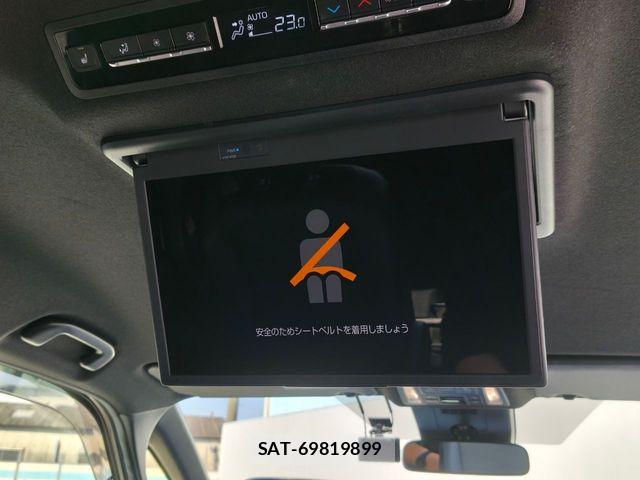 Toyota VOXY HYBRID 2023-03 6221102-17