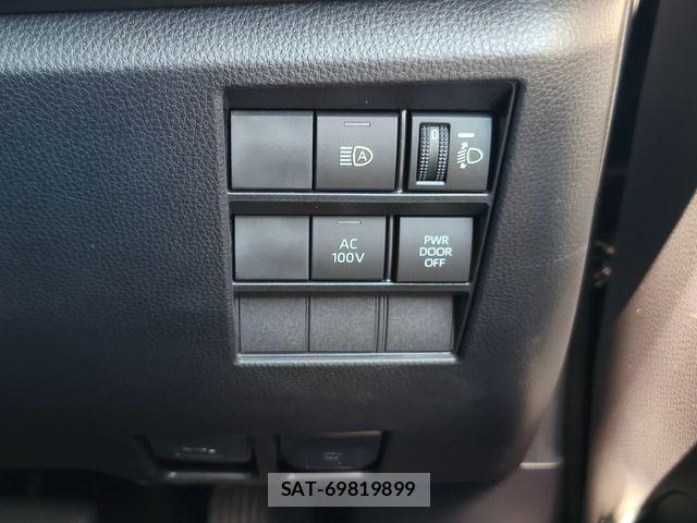 Toyota VOXY HYBRID 2023-03 6221102-20
