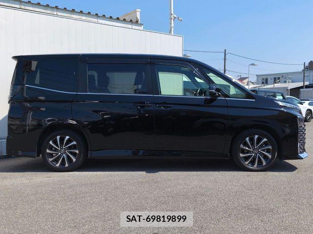 Toyota VOXY HYBRID 2023-03 6221102-24